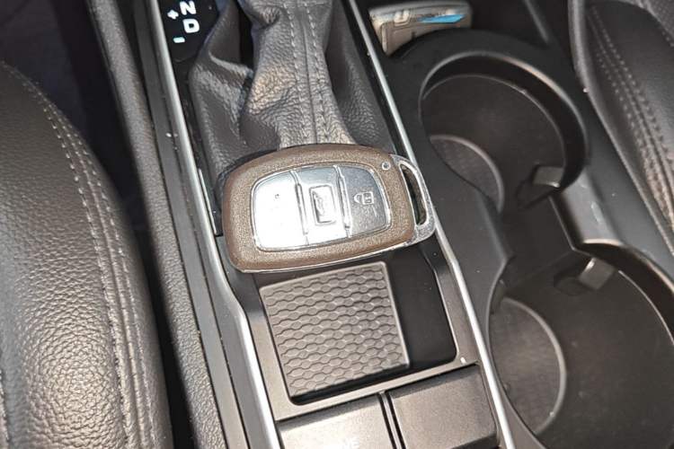 Used Hyundai Tucson 2015 1.6T Dual-Clutch Two-Wheel-Drive Smart Model Vehicle Key