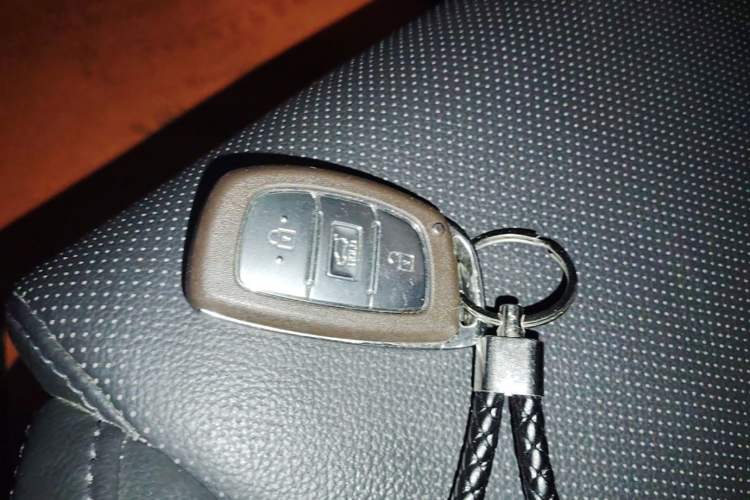 Used Hyundai Tucson 2015 1.6T Dual-Clutch Two-Wheel-Drive Smart Model Vehicle Key