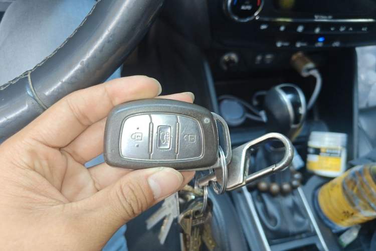Used Hyundai Tucson 2015 1.6T Dual-Clutch Two-Wheel-Drive Leading Model Vehicle Key
