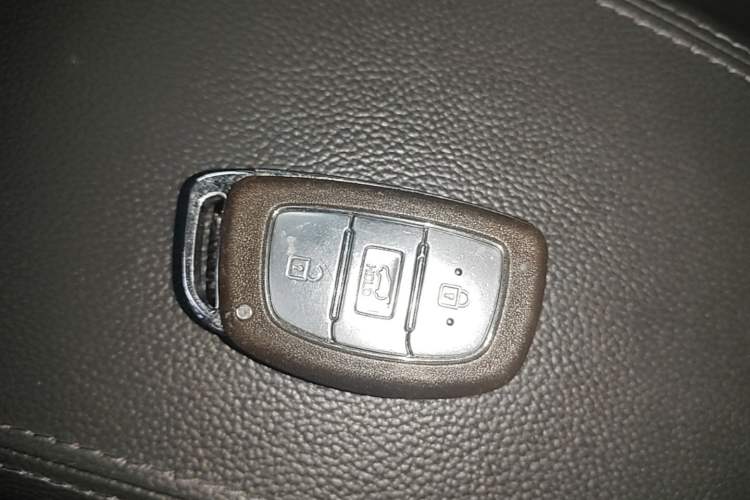 Used Hyundai Tucson 2015 1.6T Dual-Clutch Two-Wheel-Drive Smart Model Vehicle Key