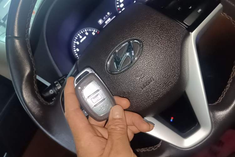 Used Hyundai Tucson 2015 1.6T Dual-Clutch Two-Wheel-Drive Smart Model Vehicle Key