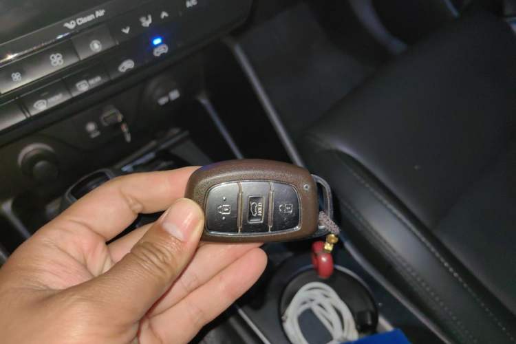 Used Hyundai Tucson 2015 1.6T Dual-Clutch Two-Wheel-Drive Smart Model Vehicle Key