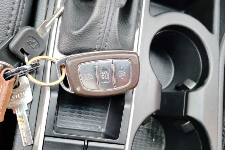 Used Hyundai Tucson 2015 1.6T Dual-Clutch Two-Wheel-Drive Smart Model Vehicle Key