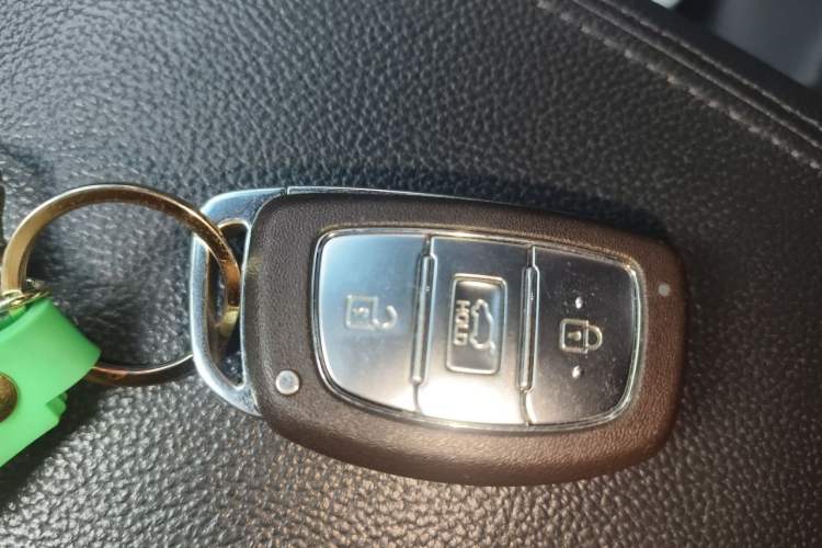 Used Hyundai Tucson 2015 1.6T Dual-Clutch Two-Wheel-Drive Smart Model Vehicle Key