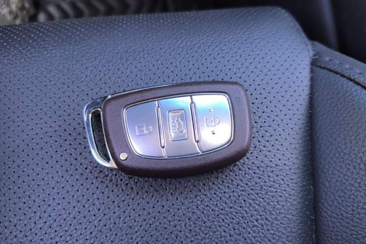 Used Hyundai Tucson 2015 1.6T Dual-Clutch Two-Wheel-Drive Smart Model Vehicle Key