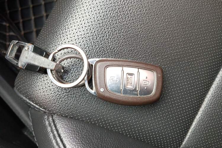 Used Hyundai Tucson 2015 1.6T Dual-Clutch Two-Wheel-Drive Smart Model Vehicle Key