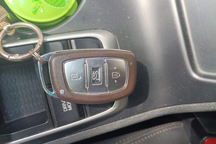 Used Hyundai Tucson 2015 1.6T Dual-Clutch Two-Wheel-Drive Smart Model Vehicle Key