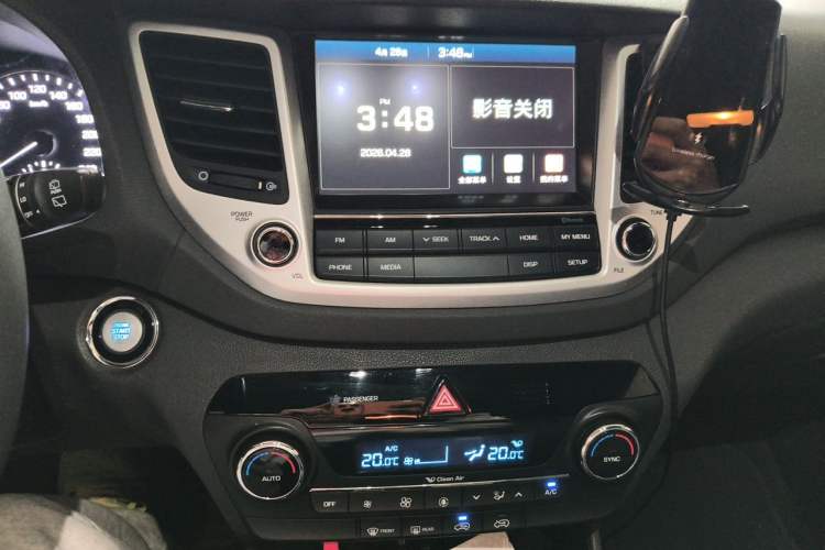 Used Hyundai Tucson 2015 1.6T Dual-Clutch Two-Wheel-Drive Smart Model Audio And AC Panel