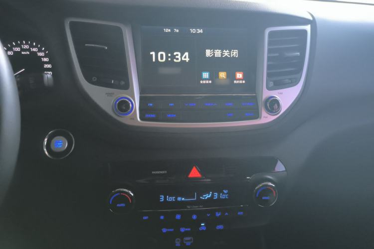 Used Hyundai Tucson 2015 1.6T Dual-Clutch Two-Wheel-Drive Smart Model Audio And AC Panel
