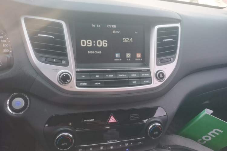 Used Hyundai Tucson 2015 1.6T Dual-Clutch Two-Wheel-Drive Smart Model Audio And AC Panel