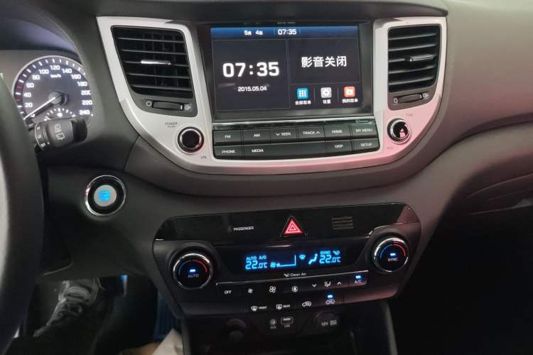 Used Hyundai Tucson 2015 1.6T Dual-Clutch Two-Wheel-Drive Smart Model Audio And AC Panel