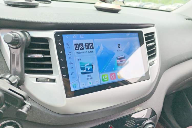 Used Hyundai Tucson 2015 1.6T Dual-Clutch Two-Wheel-Drive Leading Model Audio And AC Panel