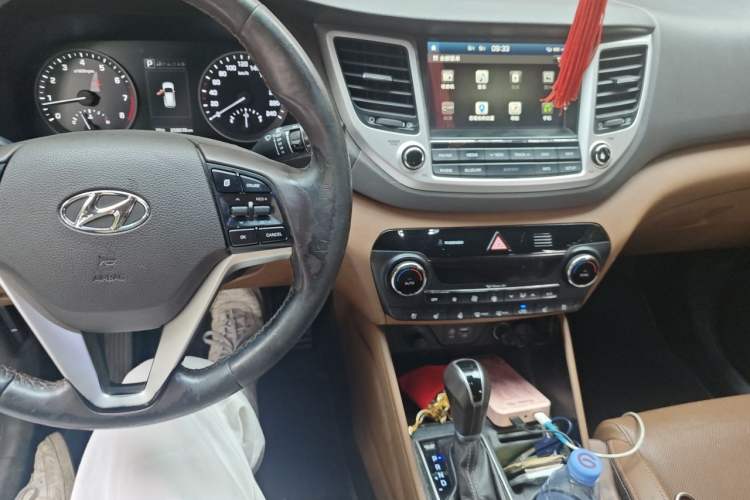 Used Hyundai Tucson 2015 1.6T Dual-Clutch Four-Wheel Drive Flagship Model Audio And AC Panel