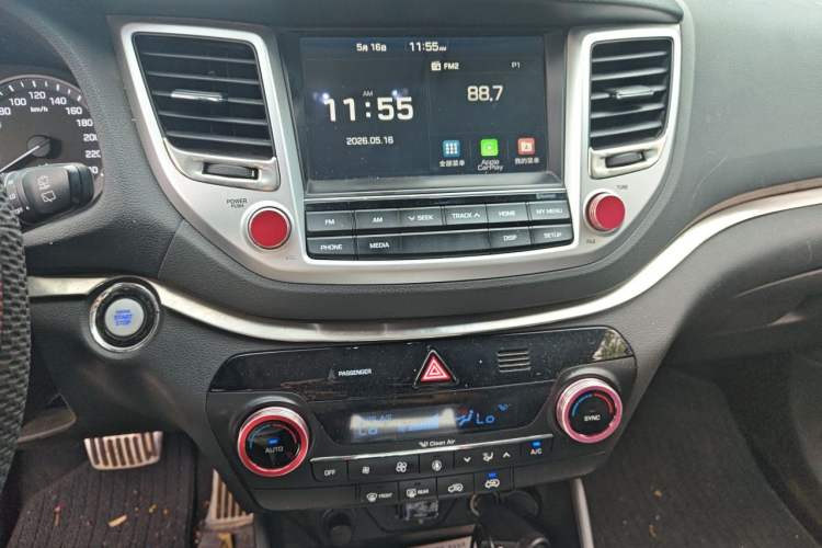 Used Hyundai Tucson 2015 1.6T Dual-Clutch Two-Wheel-Drive Smart Model Audio And AC Panel