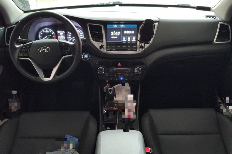 Used Hyundai Tucson 2015 1.6T Dual-Clutch Two-Wheel-Drive Smart Model Center Console