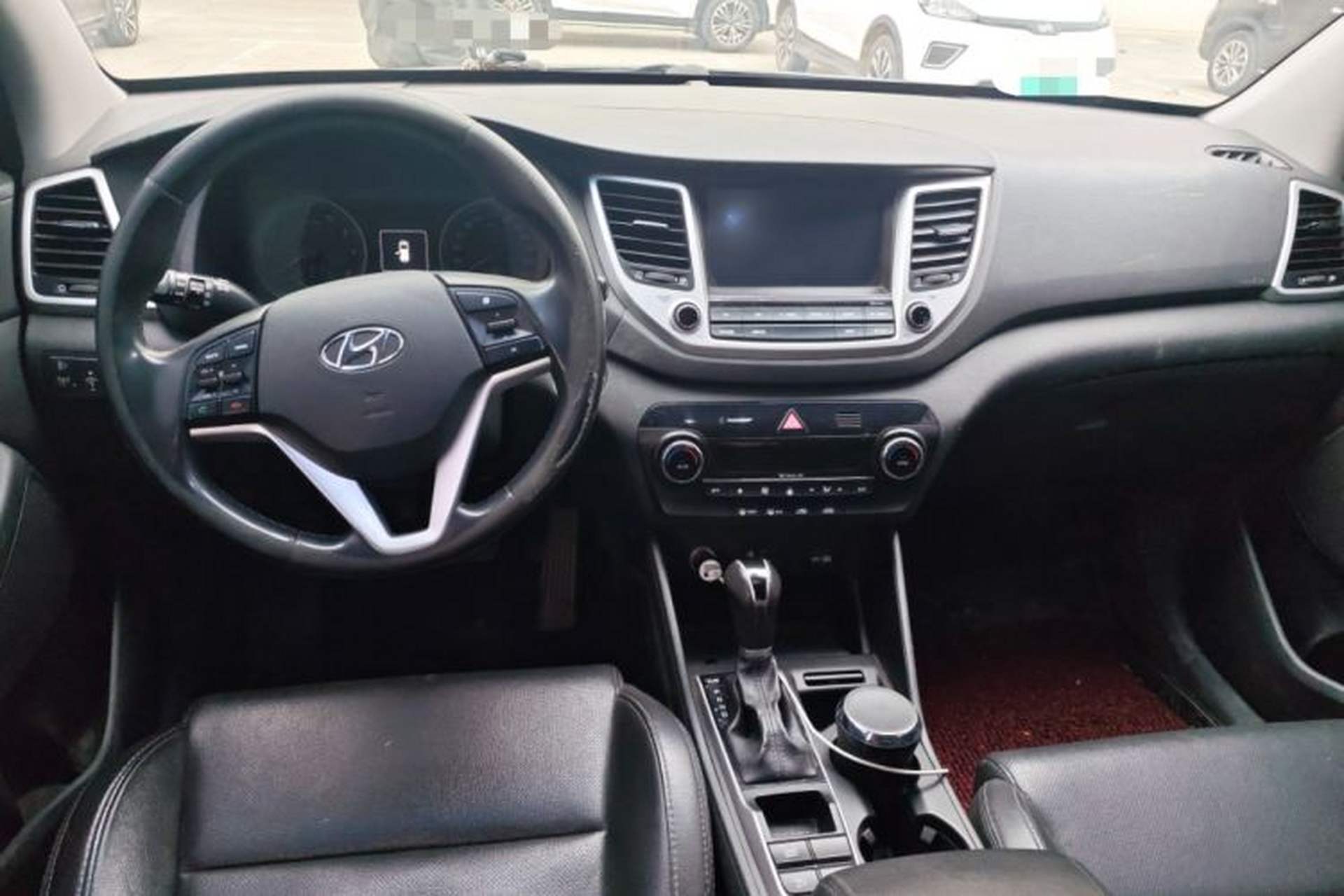 Used Hyundai Tucson 2015 1.6T Dual-Clutch Two-Wheel-Drive Smart Model Center Console