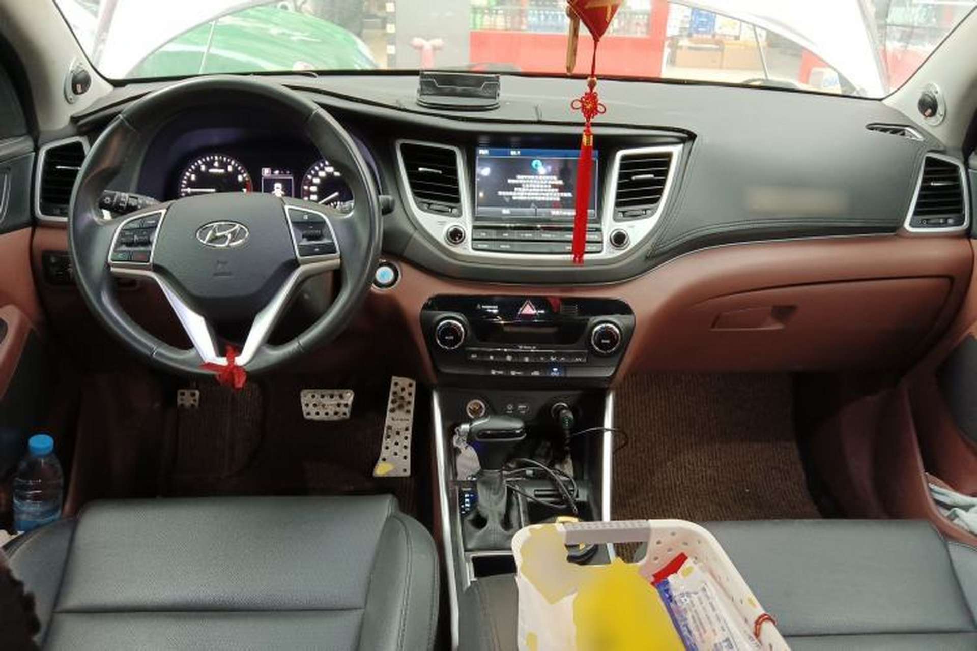 Used Hyundai Tucson 2015 1.6T Dual-Clutch Two-Wheel-Drive Smart Model Center Console