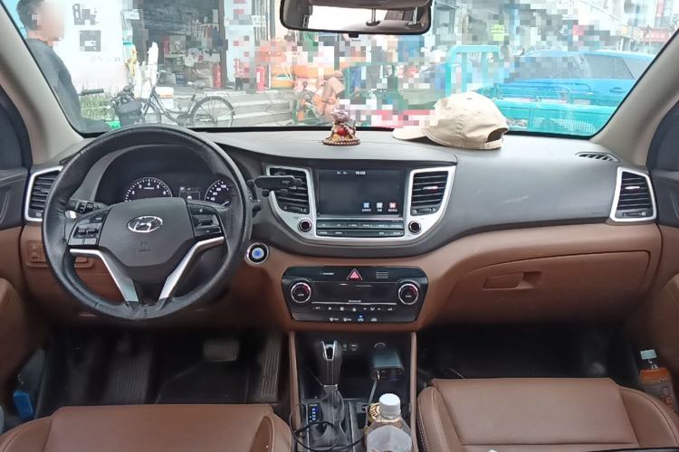 Used Hyundai Tucson 2015 1.6T Dual-Clutch Two-Wheel-Drive Leading Model Center Console