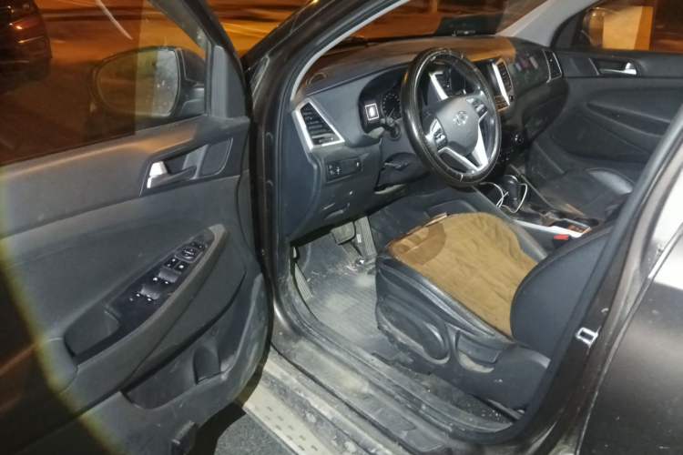 Used Hyundai Tucson 2015 1.6T Dual-Clutch Two-Wheel-Drive Smart Model Driver Seat