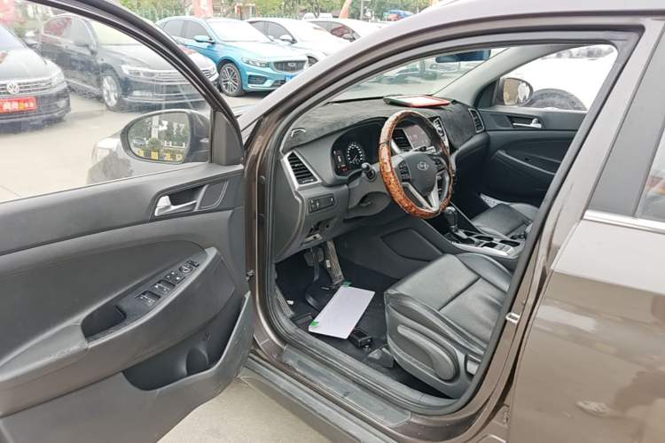Used Hyundai Tucson 2015 1.6T Dual-Clutch Two-Wheel-Drive Smart Model Driver Seat
