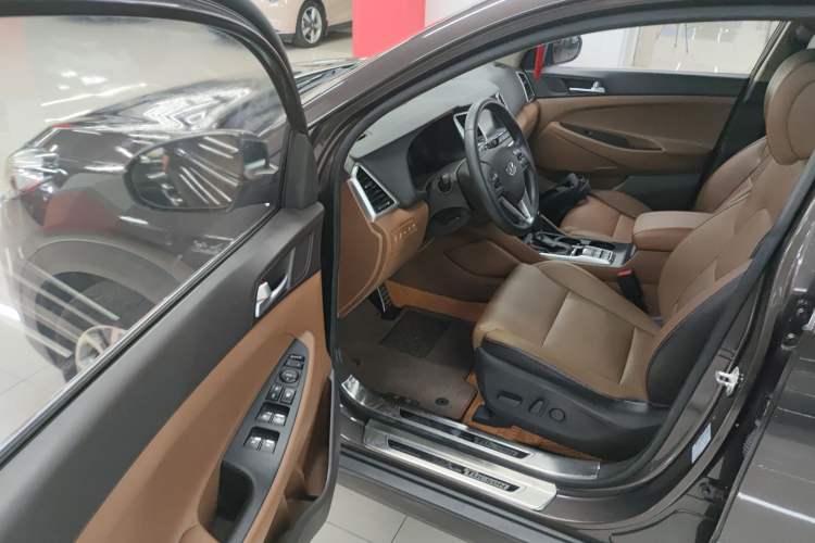 Used Hyundai Tucson 2015 1.6T Dual-Clutch Four-Wheel Drive Flagship Model Driver Seat