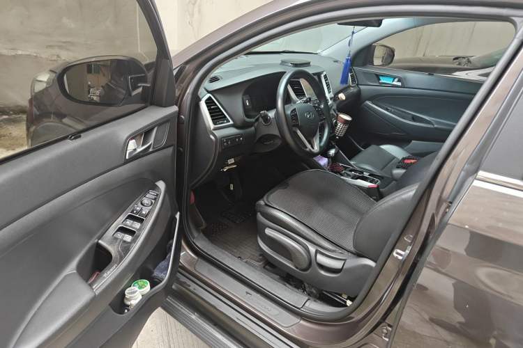 Used Hyundai Tucson 2015 1.6T Dual-Clutch Two-Wheel-Drive Leading Model Driver Seat