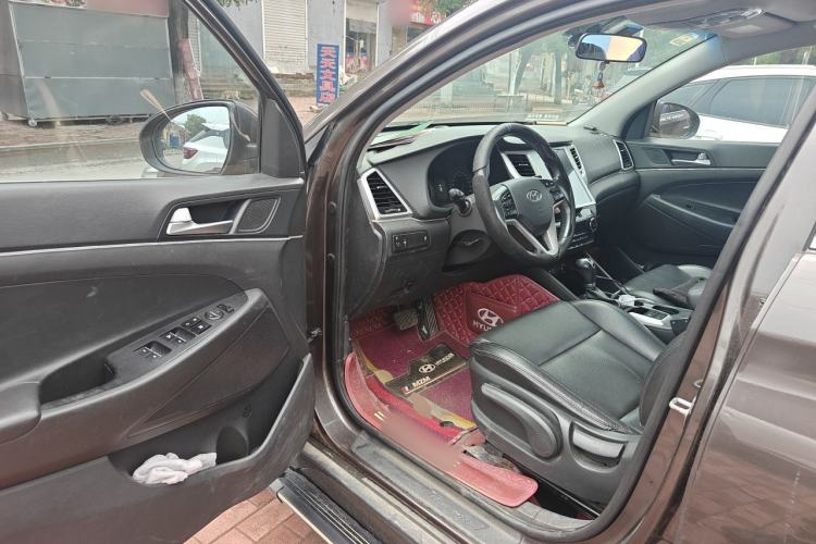 Used Hyundai Tucson 2015 1.6T Dual-Clutch Two-Wheel-Drive Smart Model Driver Seat