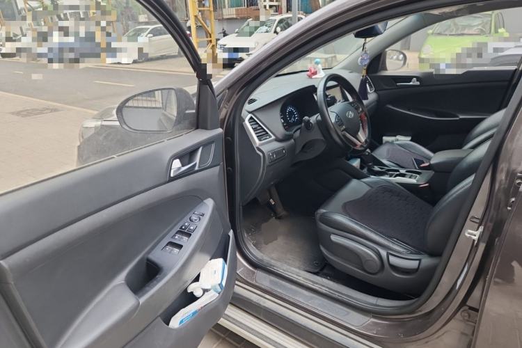 Used Hyundai Tucson 2015 1.6T Dual-Clutch Two-Wheel-Drive Smart Model Driver Seat