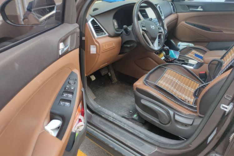 Used Hyundai Tucson 2015 1.6T Dual-Clutch Two-Wheel-Drive Smart Model Driver Seat