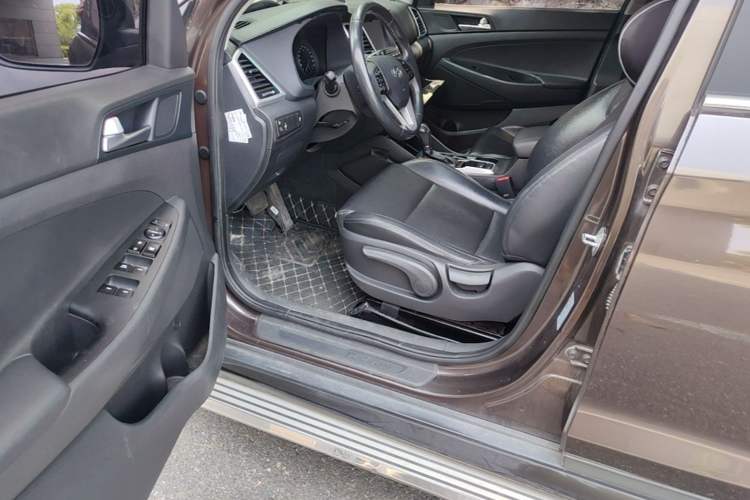 Used Hyundai Tucson 2015 1.6T Dual-Clutch Two-Wheel-Drive Smart Model Driver Seat