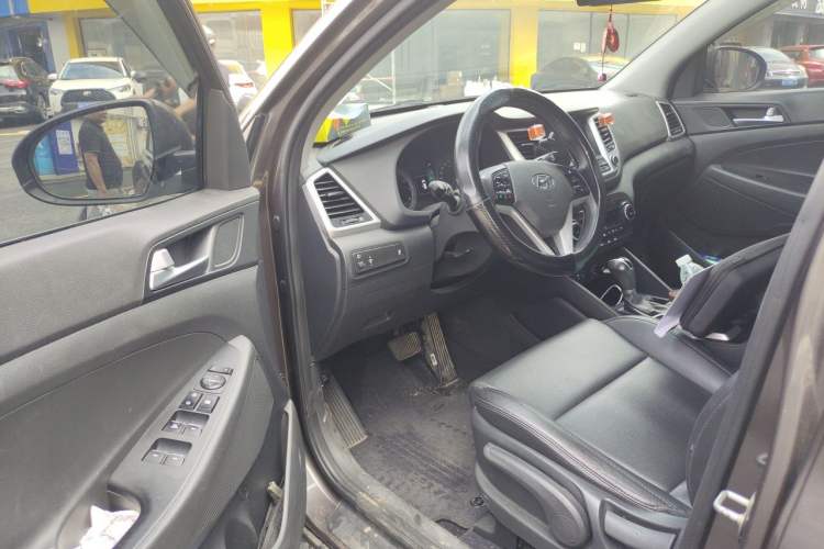 Used Hyundai Tucson 2015 1.6T Dual-Clutch Two-Wheel-Drive Smart Model Driver Seat