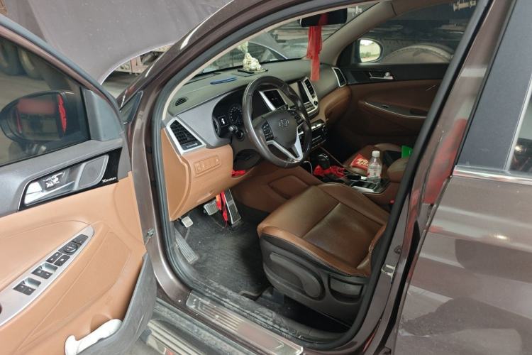 Used Hyundai Tucson 2015 1.6T Dual-Clutch Two-Wheel-Drive Smart Model Driver Seat