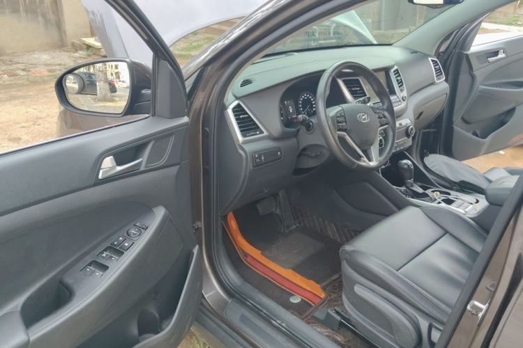 Used Hyundai Tucson 2015 1.6T Dual-Clutch Two-Wheel-Drive Smart Model Driver Seat