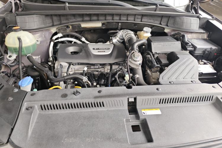 Used Hyundai Tucson 2015 1.6T Dual-Clutch Two-Wheel-Drive Leading Model Engine Bay