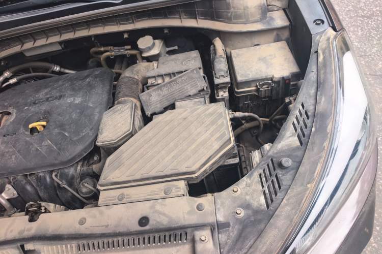 Used Hyundai Tucson 2015 2.0L Automatic Two-Wheel Drive Smart Version Engine Bay Left