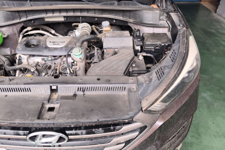 Used Hyundai Tucson 2015 1.6T Dual-Clutch Two-Wheel-Drive Smart Model Engine Bay Left