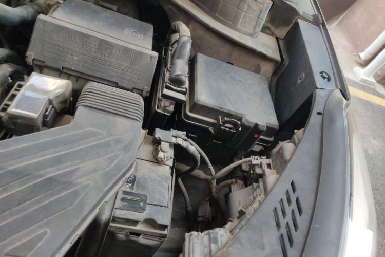 Used Hyundai Tucson 2015 1.6T Dual-Clutch Two-Wheel-Drive Smart Model Engine Bay Left