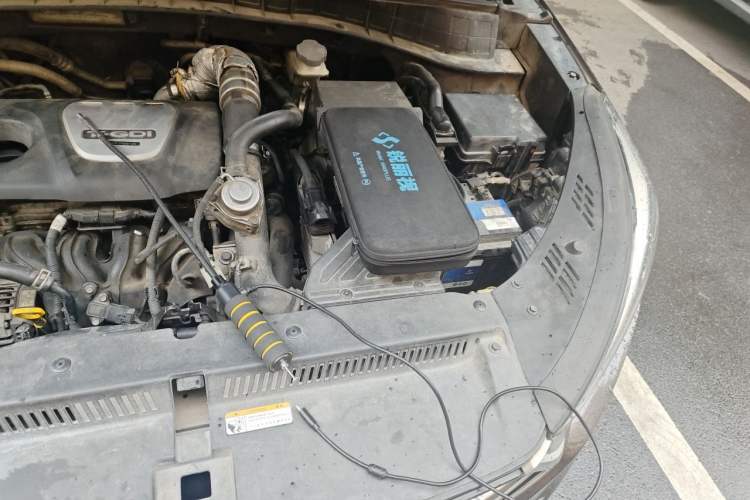 Used Hyundai Tucson 2015 1.6T Dual-Clutch Four-Wheel Drive Flagship Model Engine Bay Left