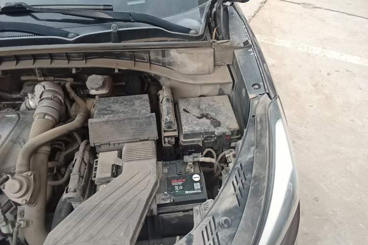 Used Hyundai Tucson 2015 1.6T Dual-Clutch Two-Wheel-Drive Leading Model Engine Bay Left