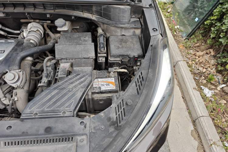 Used Hyundai Tucson 2015 1.6T Dual-Clutch All-Wheel-Drive Premium Model Engine Bay Left