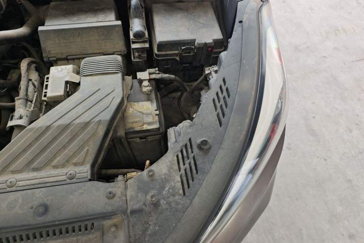 Used Hyundai Tucson 2015 1.6T Dual-Clutch Two-Wheel-Drive Smart Model Engine Bay Left