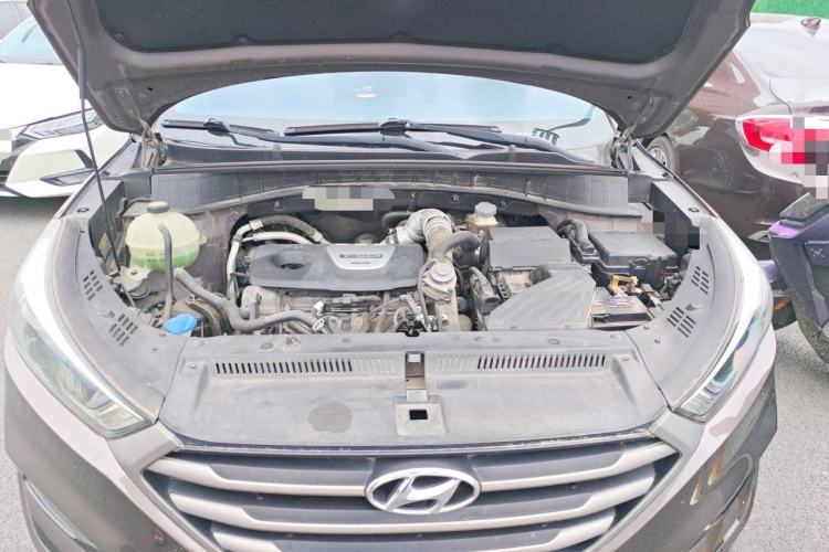 Used Hyundai Tucson 2015 1.6T Dual-Clutch Two-Wheel-Drive Leading Model Engine Bay