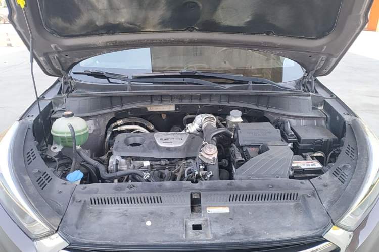 Used Hyundai Tucson 2015 1.6T Dual-Clutch Four-Wheel Drive Flagship Model Engine Bay