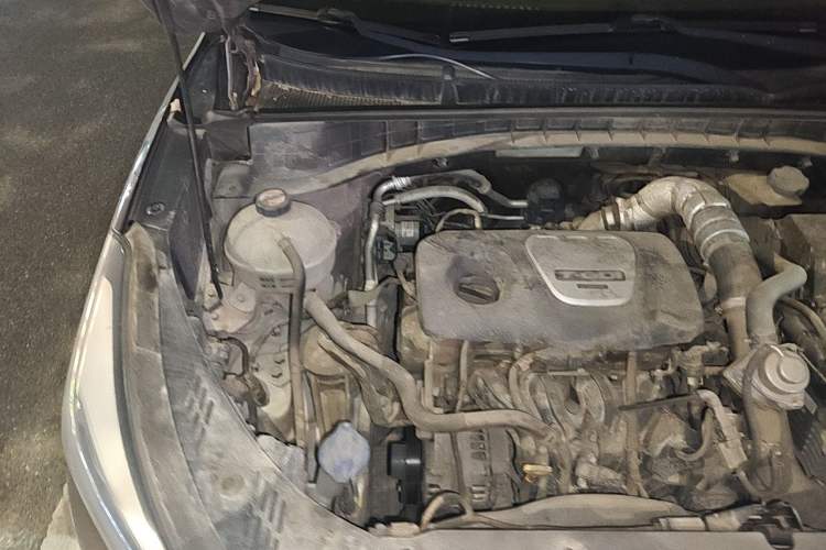 Used Hyundai Tucson 2015 1.6T Dual-Clutch Four-Wheel Drive Flagship Model Engine Bay Right