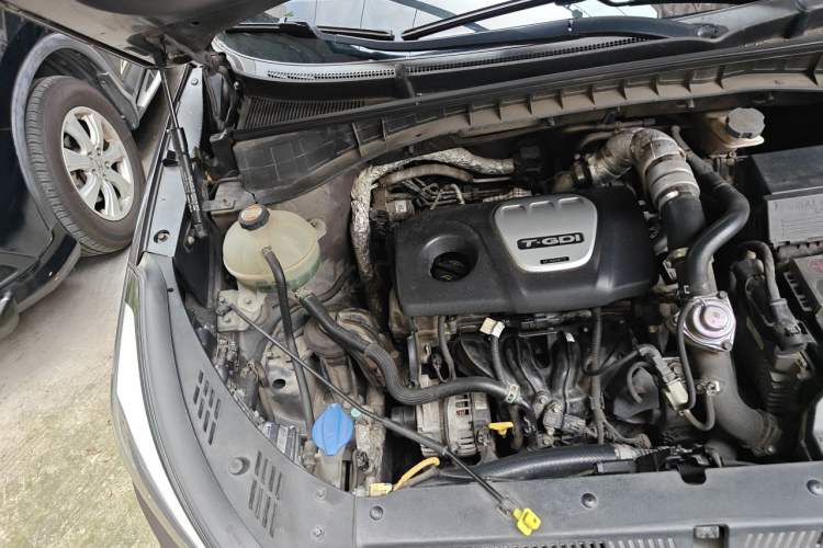 Used Hyundai Tucson 2015 1.6T Dual-Clutch Two-Wheel-Drive Leading Model Engine Bay Right