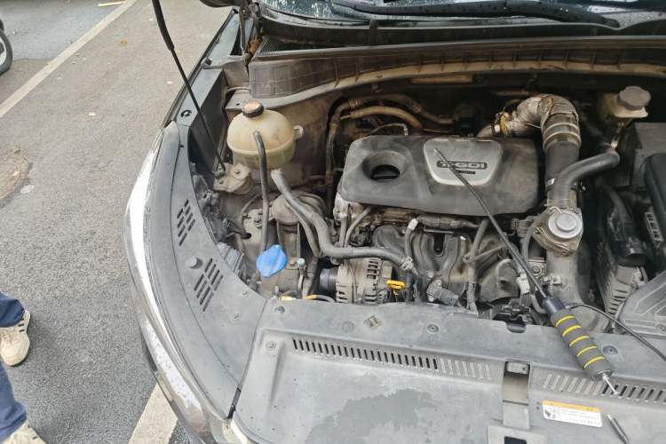 Used Hyundai Tucson 2015 1.6T Dual-Clutch Four-Wheel Drive Flagship Model Engine Bay Right