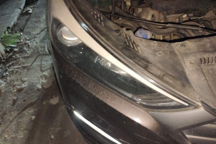 Used Hyundai Tucson 2015 1.6T Dual-Clutch Two-Wheel-Drive Leading Model Engine Bay Right