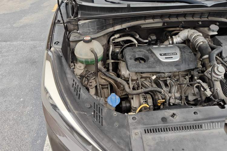 Used Hyundai Tucson 2015 1.6T Dual-Clutch All-Wheel-Drive Premium Model Engine Bay Right