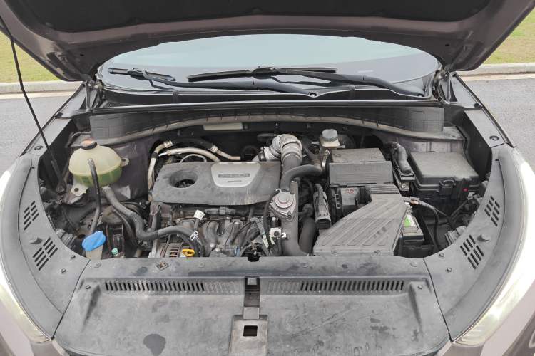 Used Hyundai Tucson 2015 1.6T Dual-Clutch Two-Wheel-Drive Smart Model Engine Bay