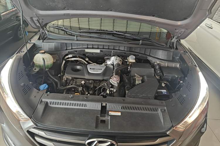 Used Hyundai Tucson 2015 1.6T Dual-Clutch Two-Wheel-Drive Smart Model Engine Bay